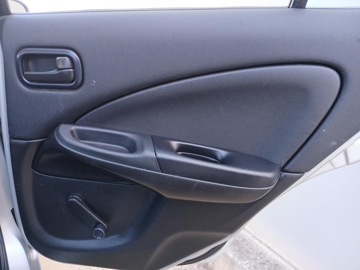 2005 Nissan Pulsar ST N16 MY04 Platinum