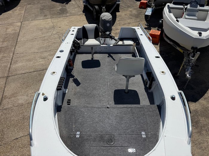 2013 QUINTREX 470 Top Ender