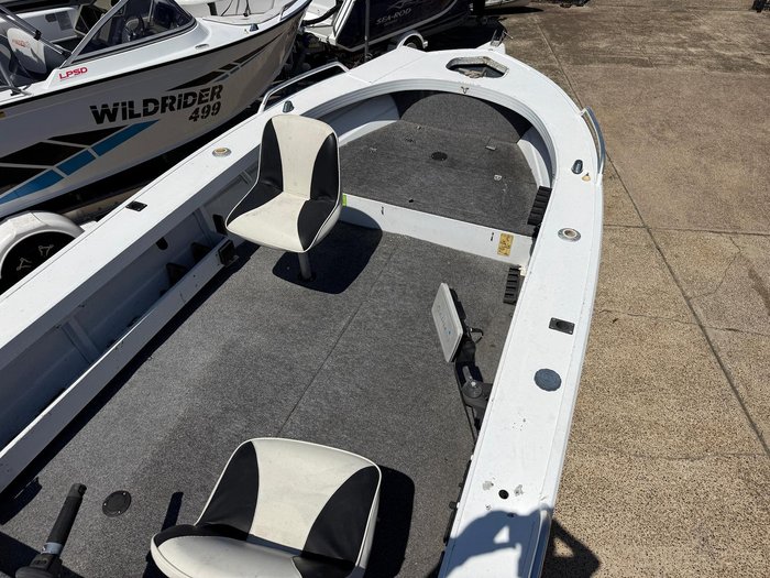 2013 QUINTREX 470 Top Ender