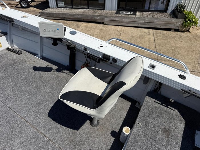 2013 QUINTREX 470 Top Ender