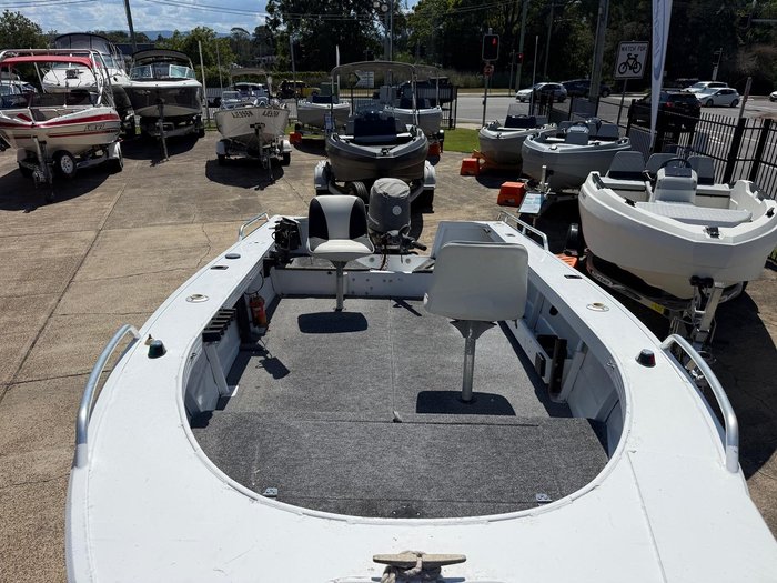 2013 QUINTREX 470 Top Ender