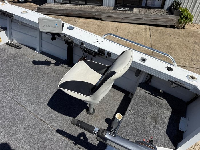 2013 QUINTREX 470 Top Ender