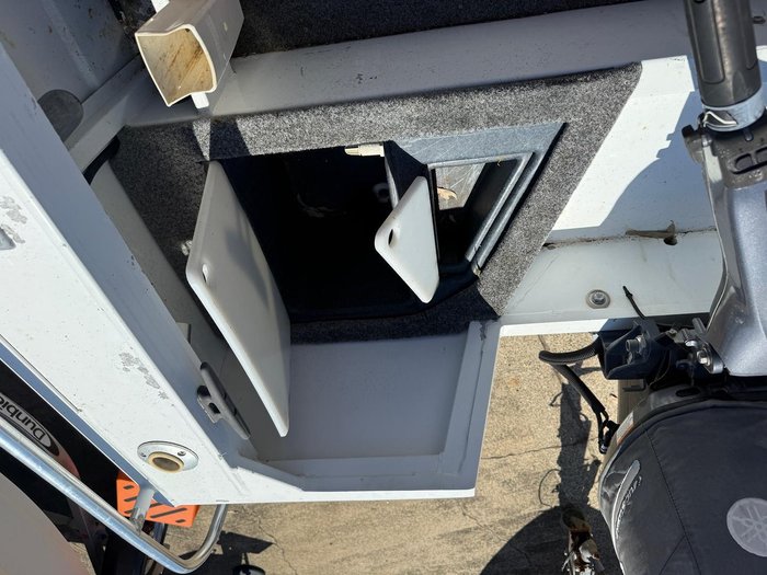 2013 QUINTREX 470 Top Ender