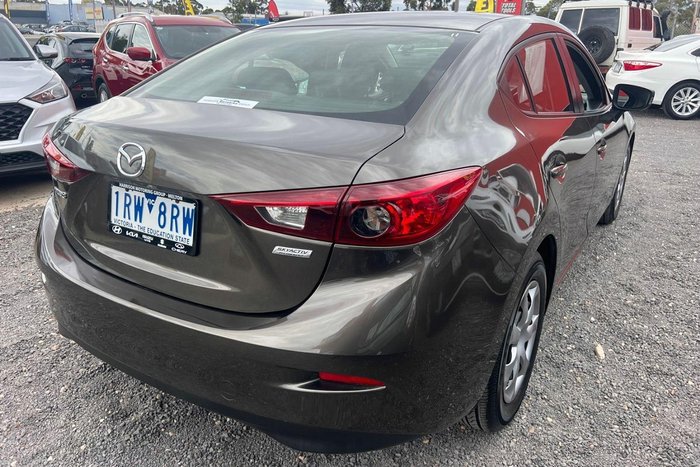 2013 Mazda 3 Neo
