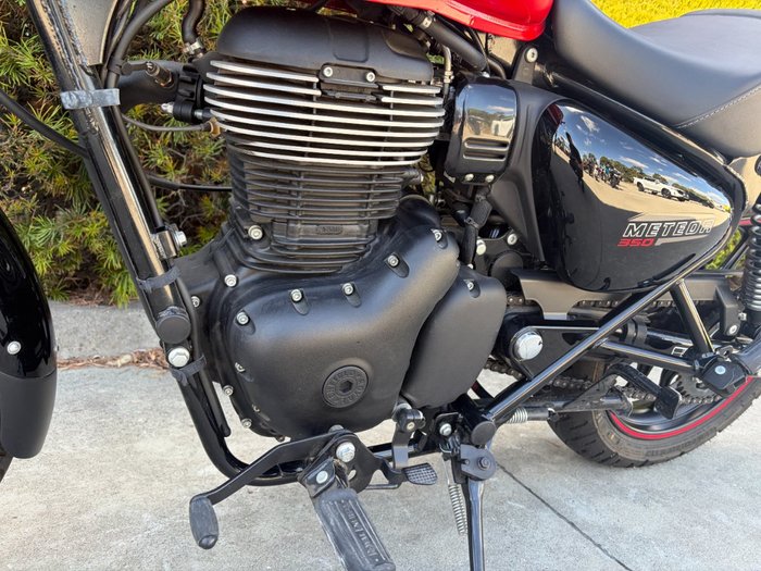 2022 Royal Enfield METEOR 350 FIREBALL Red