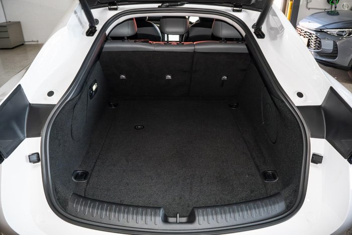 2025 MG IM5 Platinum