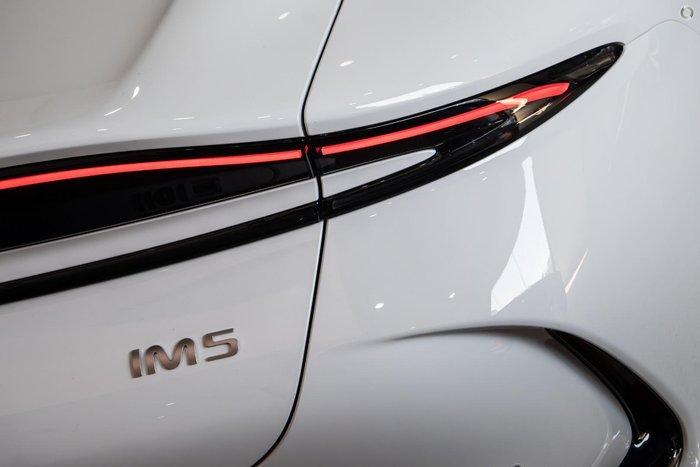 2025 MG IM5 Platinum