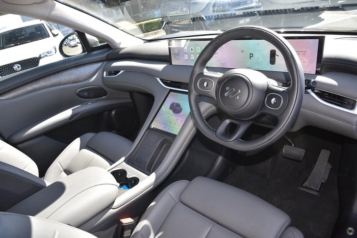 2025 MG IM6 Platinum