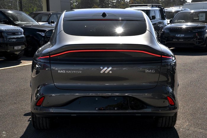 2025 MG IM6 Platinum