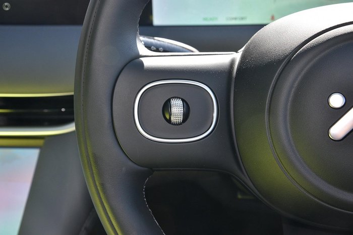 2025 MG IM6 Platinum