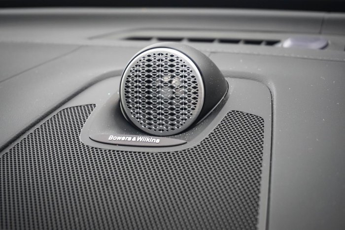 2025 Volvo XC60 Ultra T8 Plug-In Hybrid Dark