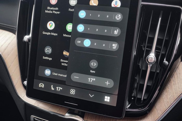 2025 Volvo XC60 Ultra T8 Plug-In Hybrid Dark