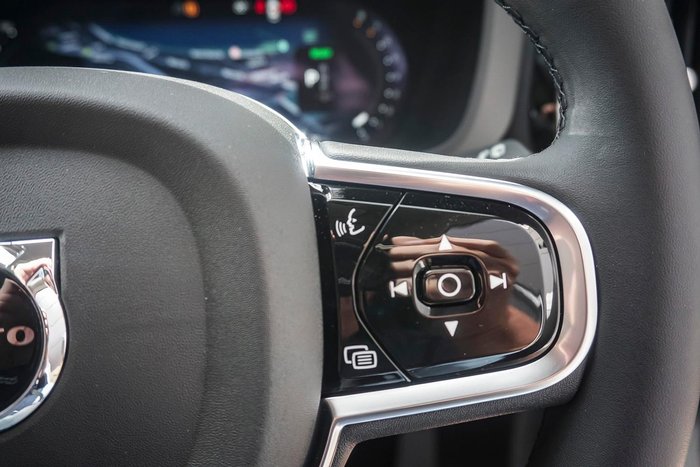 2025 Volvo XC60 Plus T8 Plug-In Hybrid Dark