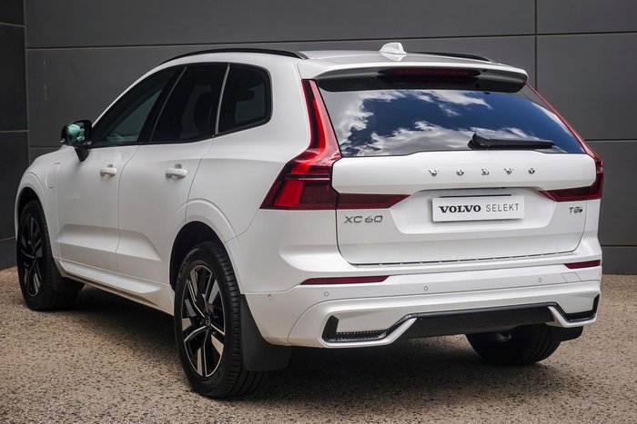 2025 Volvo XC60 Plus T8 Plug-In Hybrid Dark