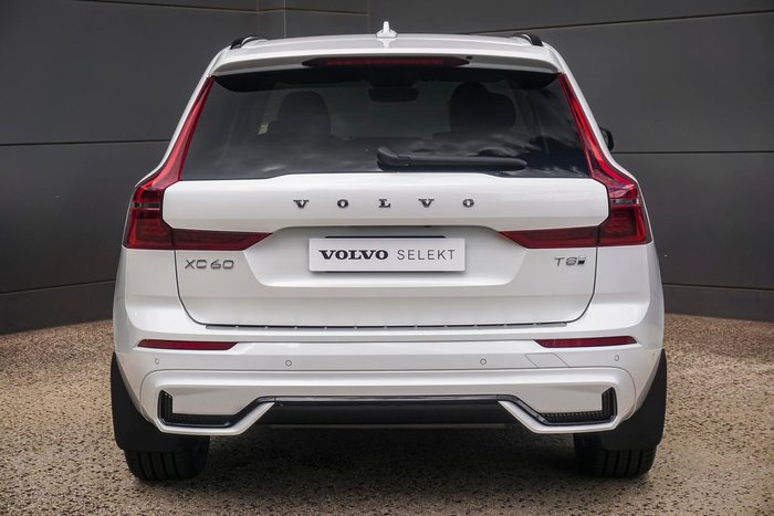 2025 Volvo XC60 Plus T8 Plug-In Hybrid Dark