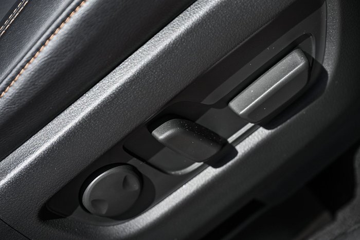 2025 Mazda CX-60 G40e Azami