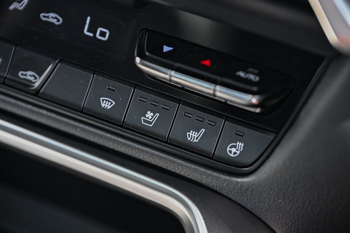 2025 Mazda CX-60 G40e Azami