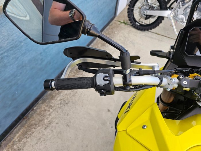 2023 Suzuki V-STROM 800DE Yellow