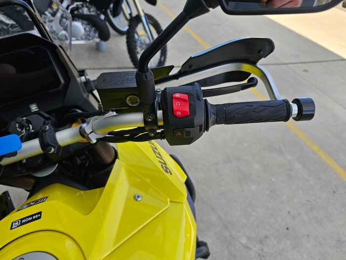 2023 Suzuki V-STROM 800DE Yellow