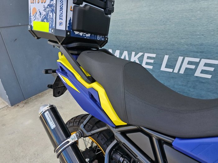 2023 Suzuki V-STROM 800DE Yellow