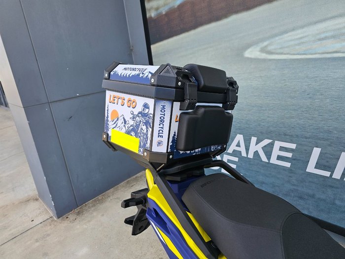 2023 Suzuki V-STROM 800DE Yellow