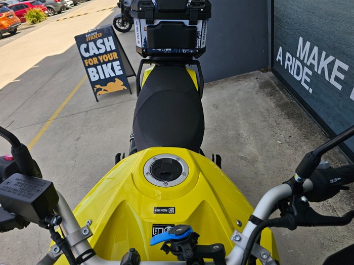 2023 Suzuki V-STROM 800DE Yellow