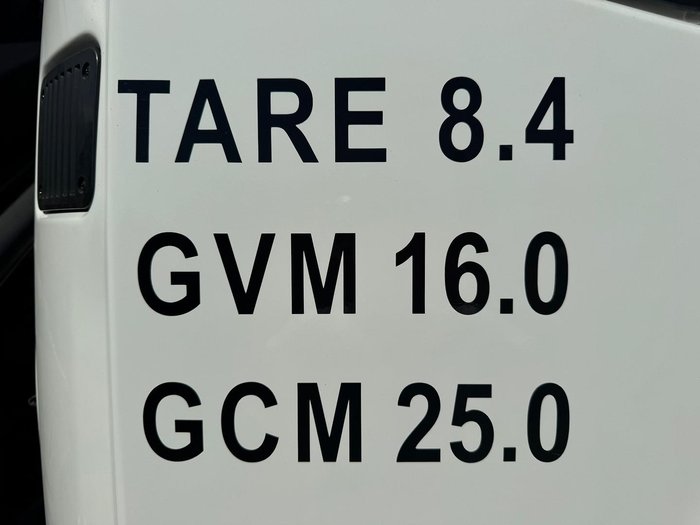 2014 Fuso Fighter 1627 WHITE