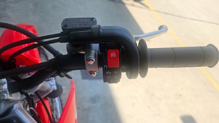 2026 Honda 2026 Honda 125CC CRF125FBTURED Red