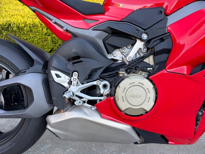 2025 DUCATI PANIGALE V4 S Red