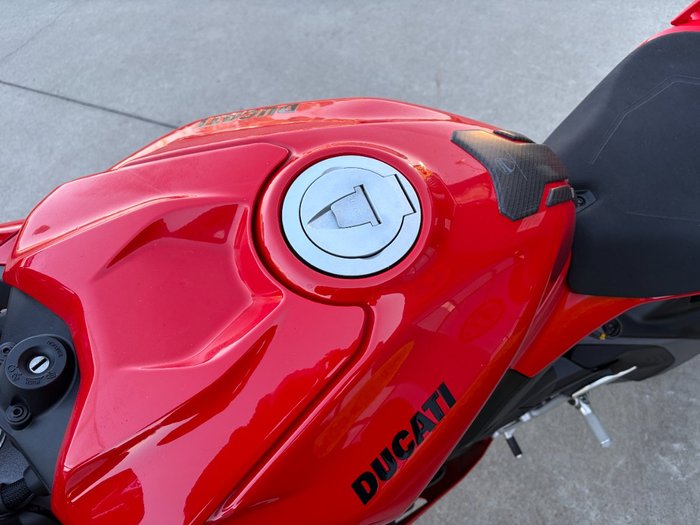 2025 DUCATI PANIGALE V4 S Red