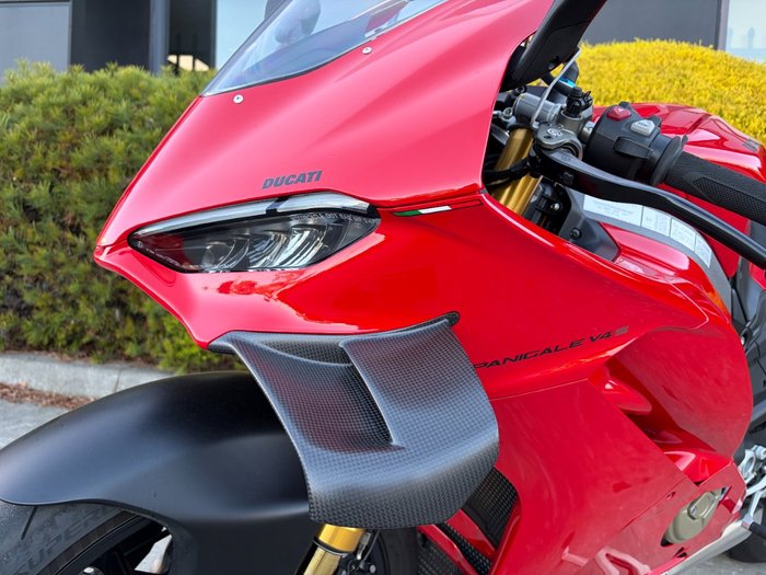 2025 DUCATI PANIGALE V4 S Red