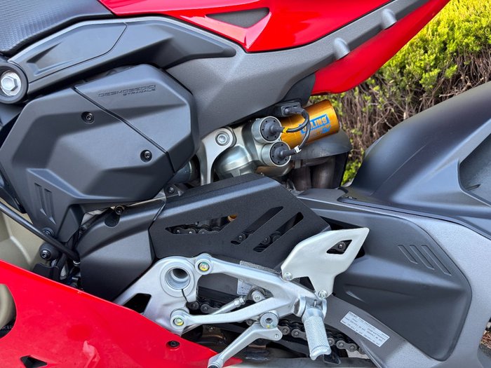 2025 DUCATI PANIGALE V4 S Red
