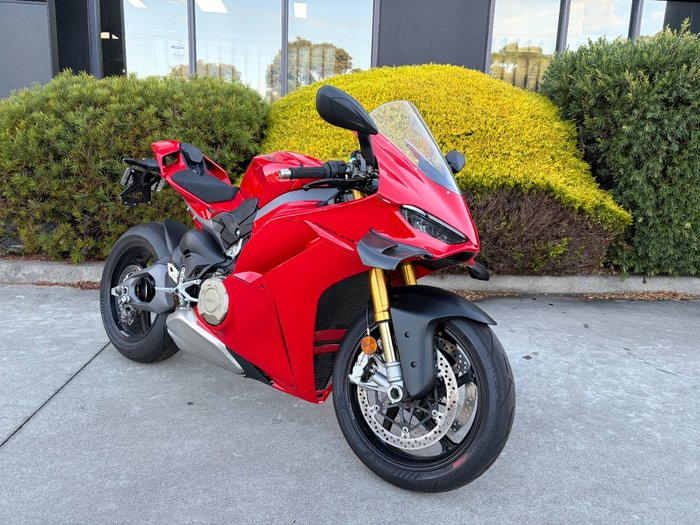 2025 DUCATI PANIGALE V4 S Red