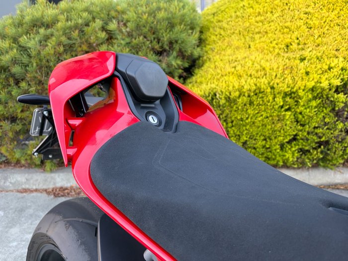 2025 DUCATI PANIGALE V4 S Red