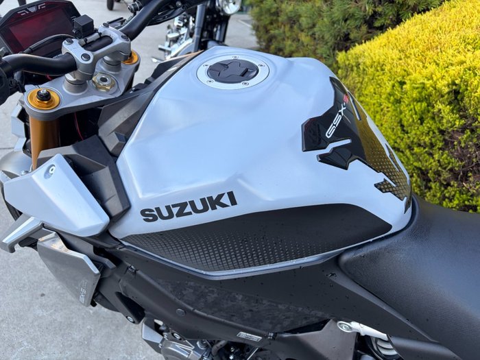 2022 Suzuki GSX-S1000 Black