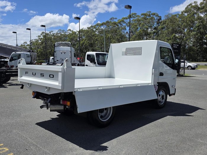 2025 Fuso Canter 615 Tipper WHITE