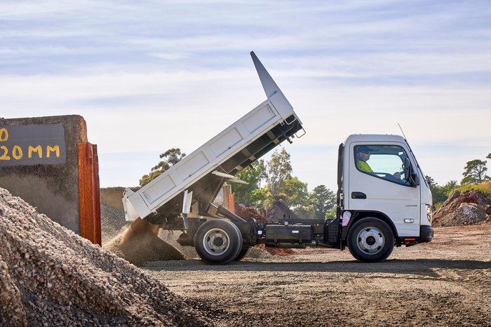 2025 Fuso Canter 615 Tipper WHITE