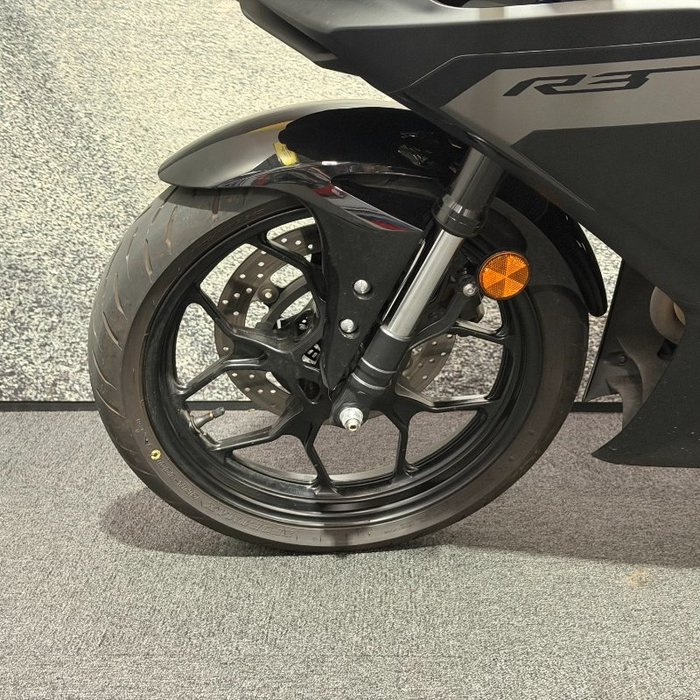 2023 Yamaha YZF-R3 Black