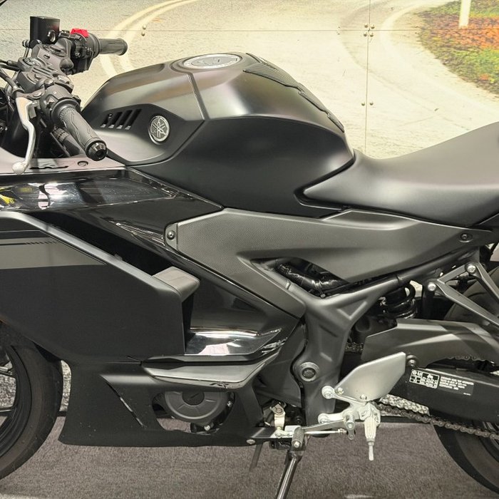 2023 Yamaha YZF-R3 Black