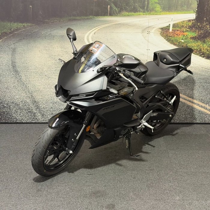 2023 Yamaha YZF-R3 Black