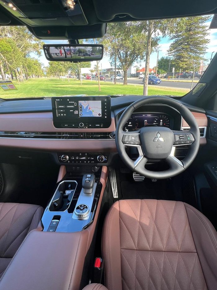 2025 Mitsubishi Outlander Exceed Tourer