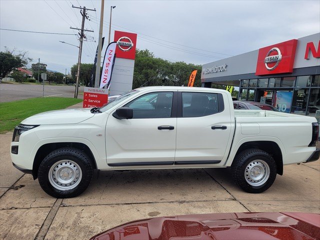 2026 Nissan Navara SL