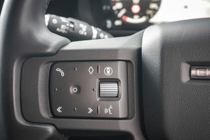 2024 Land Rover Defender 130 P400 Outbound