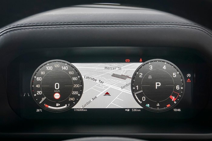 2024 Land Rover Defender 130 P400 Outbound