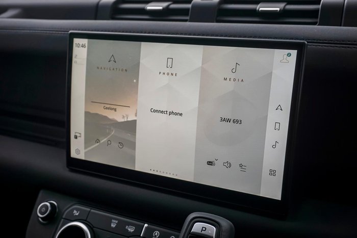 2024 Land Rover Defender 130 P400 Outbound