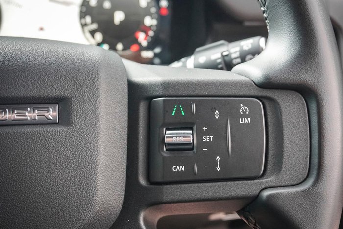 2024 Land Rover Defender 130 P400 Outbound