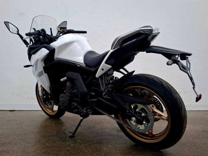2022 CFMOTO 650 GT ABS NEBULA WHITE