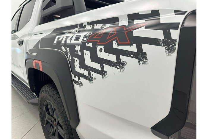 2026 Nissan Navara PRO-4X D27 MY26 4X4 Dual Range Blizzard White