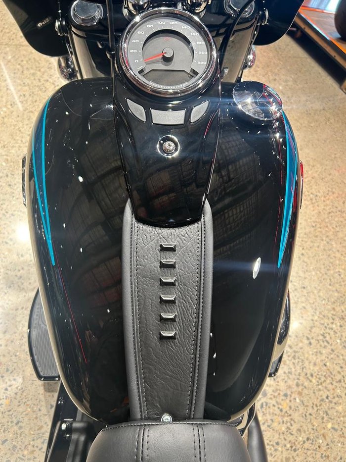 2026 Harley-Davidson Heritage Classic 117 (FLHC) Softail Black