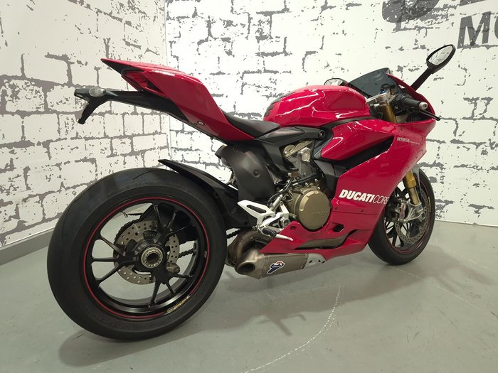 2012 Ducati 1199 Panigale S Superbike Red